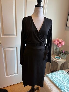 Veronica M Black Long-Sleeve Wrap Dress